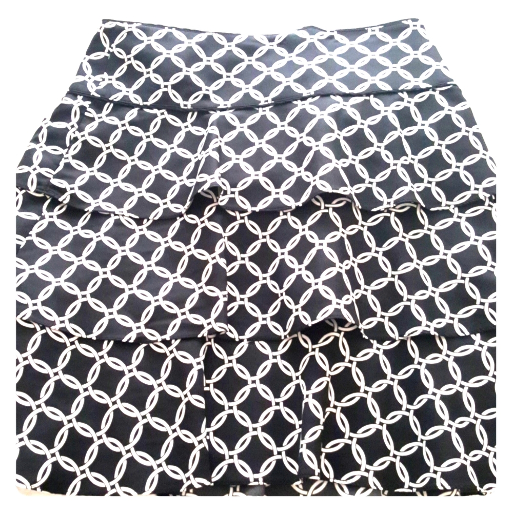 White House Black Market back zipper skirt